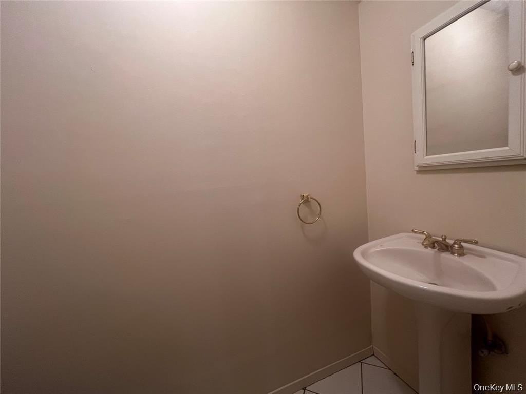 200 Springmeadow Dr #M - Photo 5 of 13