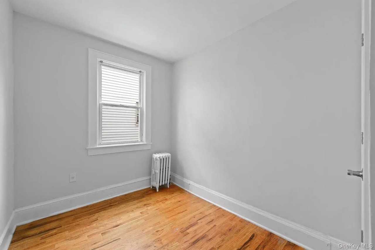243 Maple Ave #1B - Photo 6 of 14