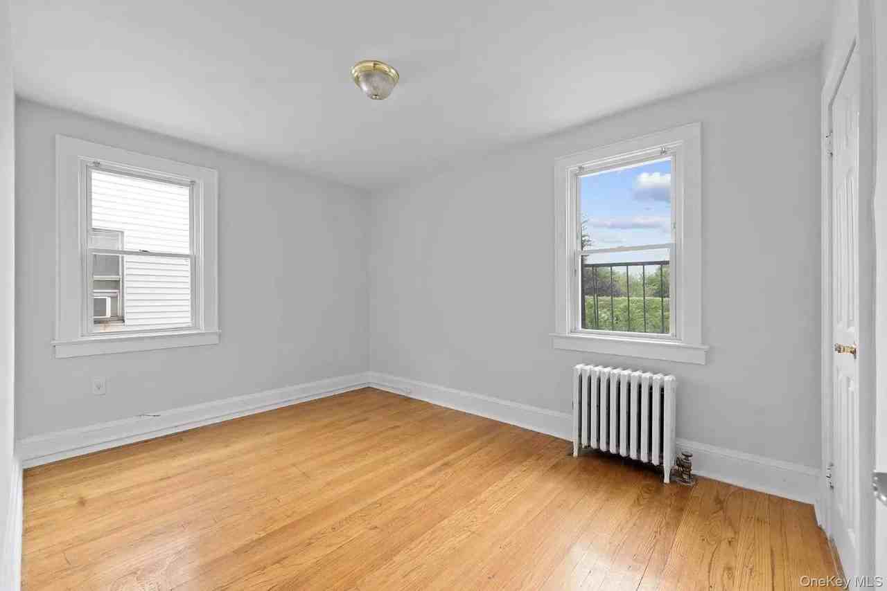 243 Maple Ave #1B - Photo 7 of 14