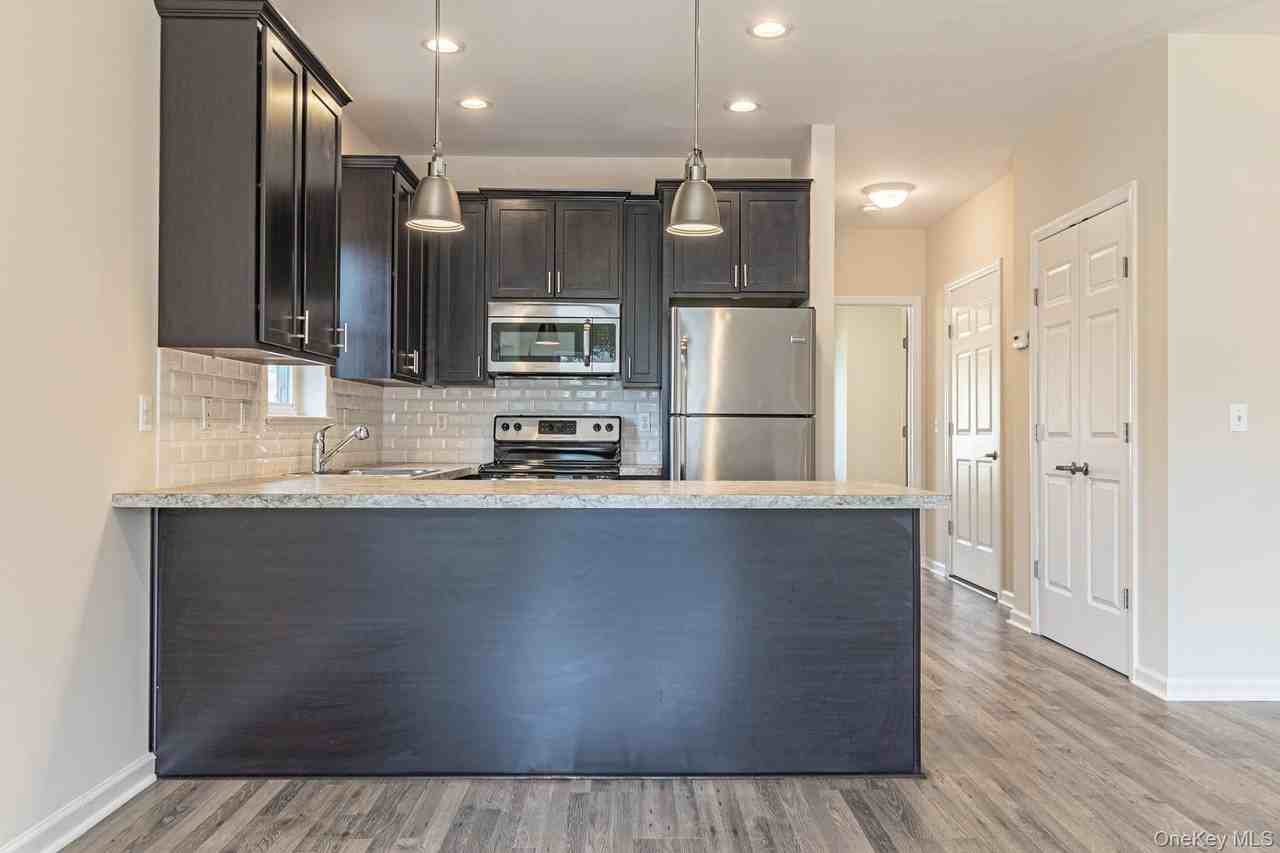 21 Robert Court Street - Photo 2 of 20