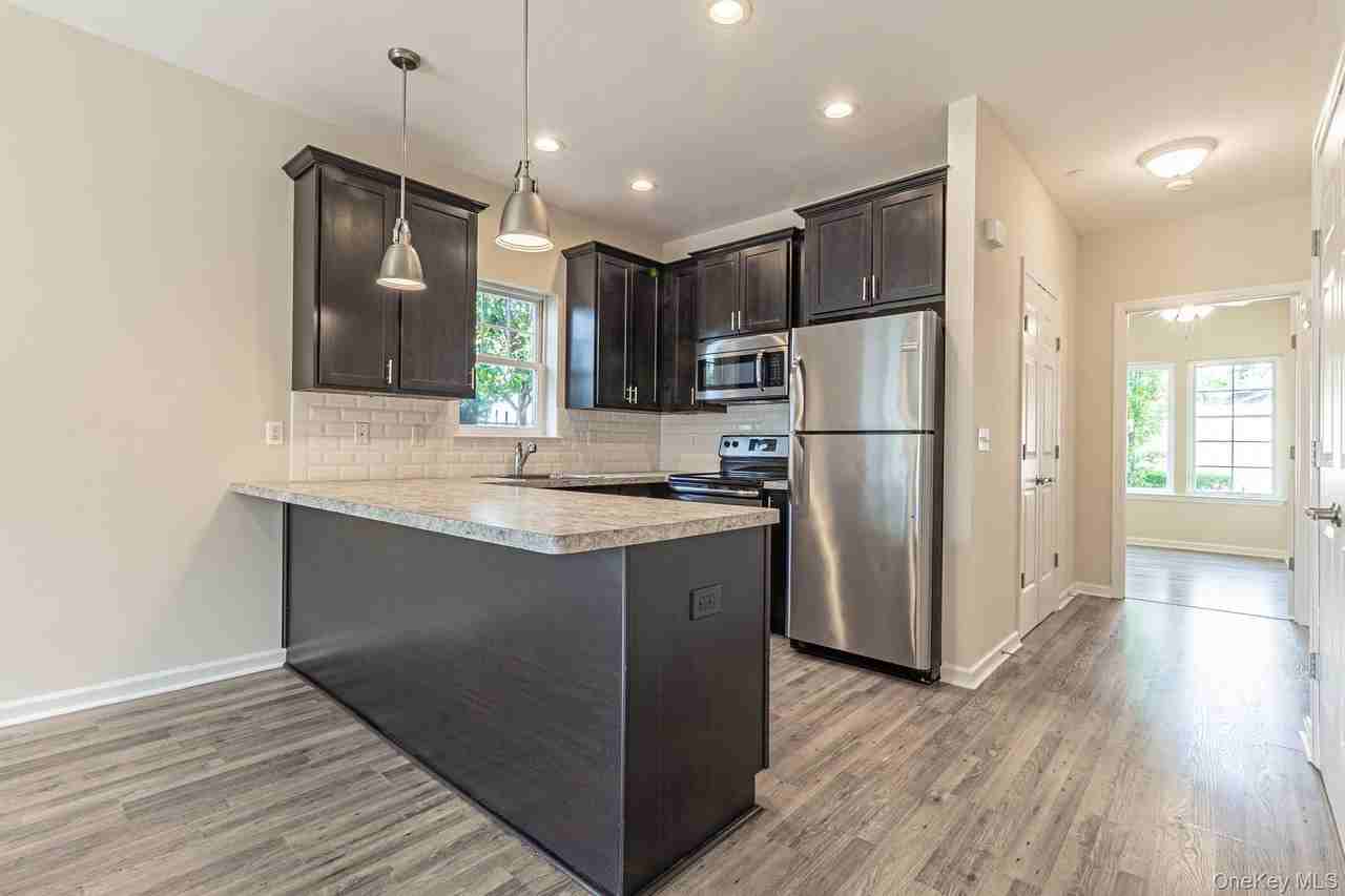 21 Robert Court Street - Photo 3 of 20