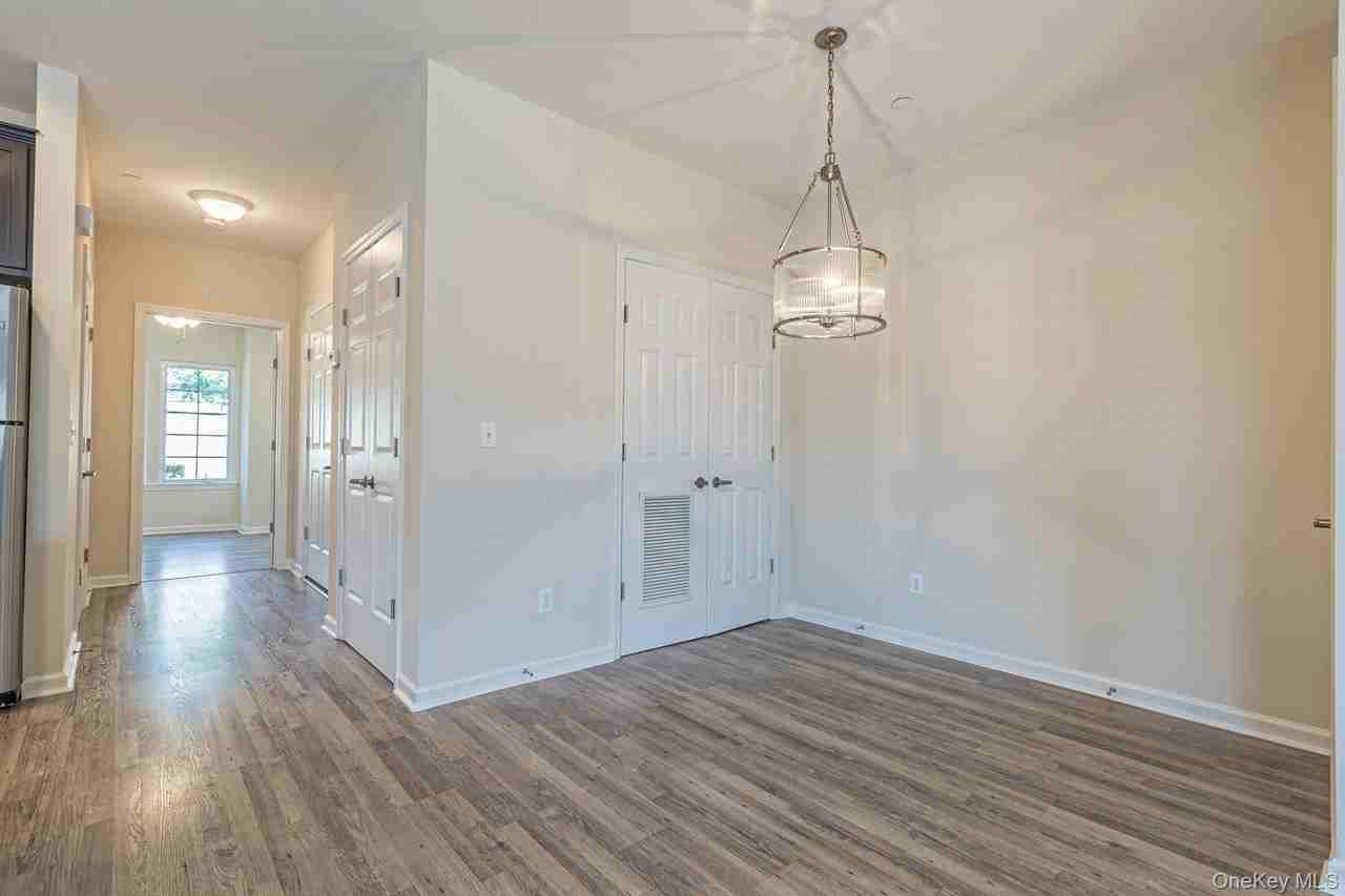 21 Robert Court Street - Photo 7 of 20