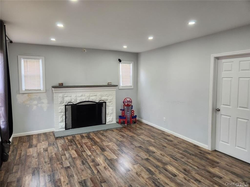 21 Nassau Pl - Photo 6 of 27