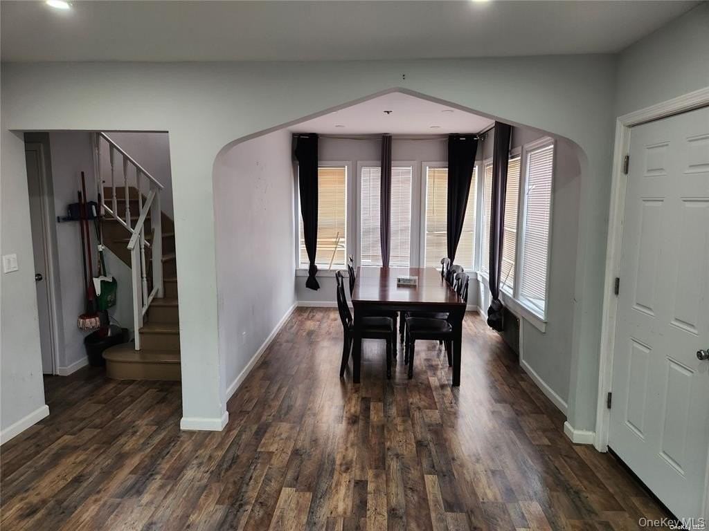 21 Nassau Pl - Photo 7 of 27