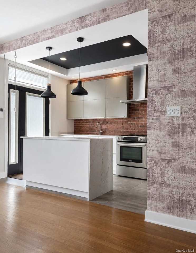 7822 81st St #1 - Photo 2 of 12