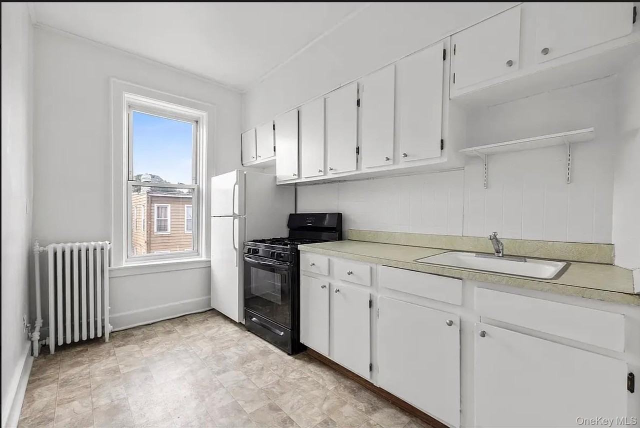 7152 68th St #2R - Photo 2 of 7