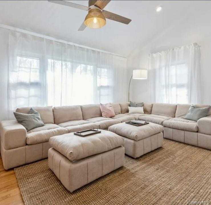 1 Dogwood St - Photo 2 of 14