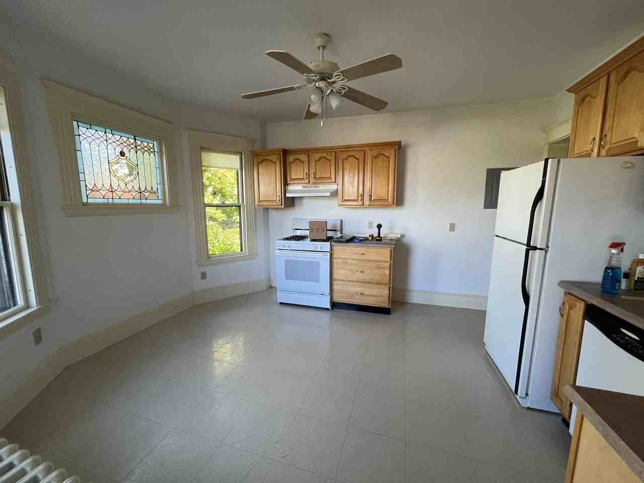 588 Cambridge St #2 - Photo 5 of 13