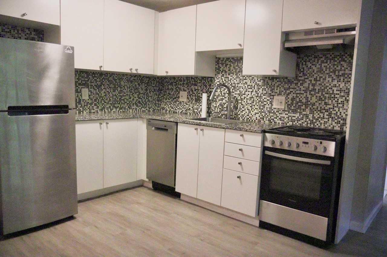 10 Williamsburg Ct #3 - Photo 6 of 17