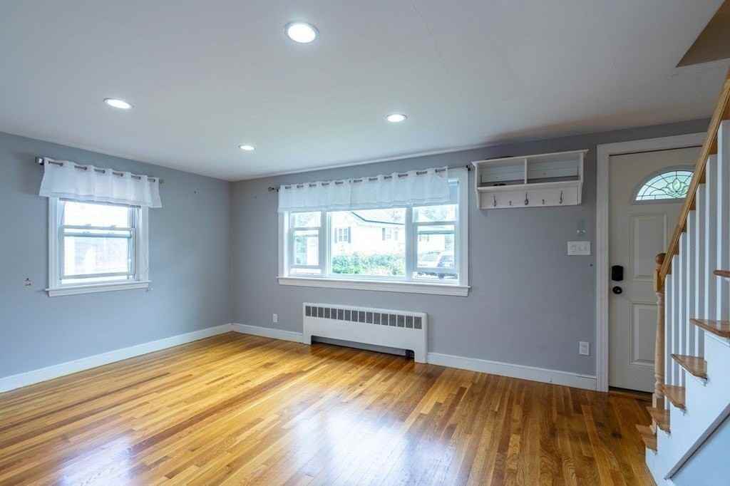 26 Martell Rd - Photo 3 of 26