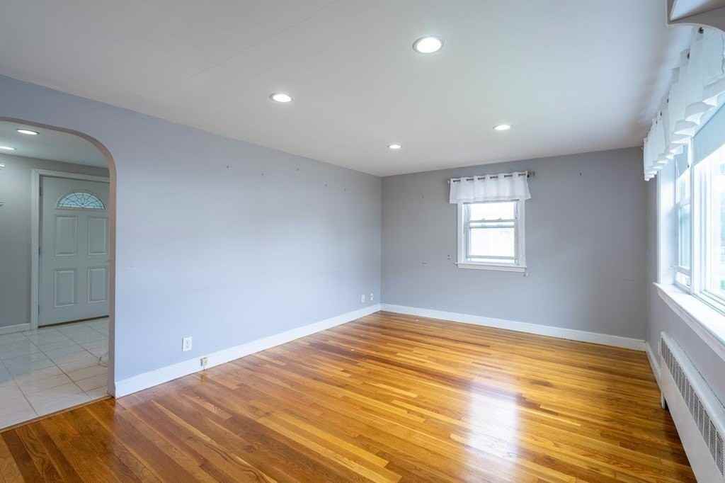 26 Martell Rd - Photo 4 of 26
