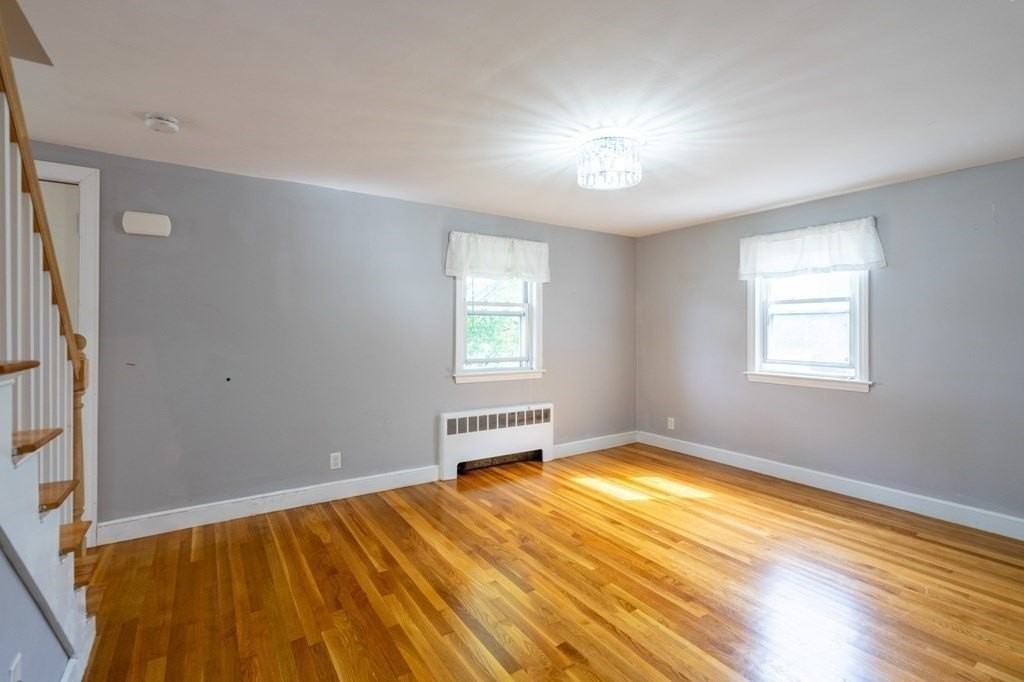 26 Martell Rd - Photo 5 of 26