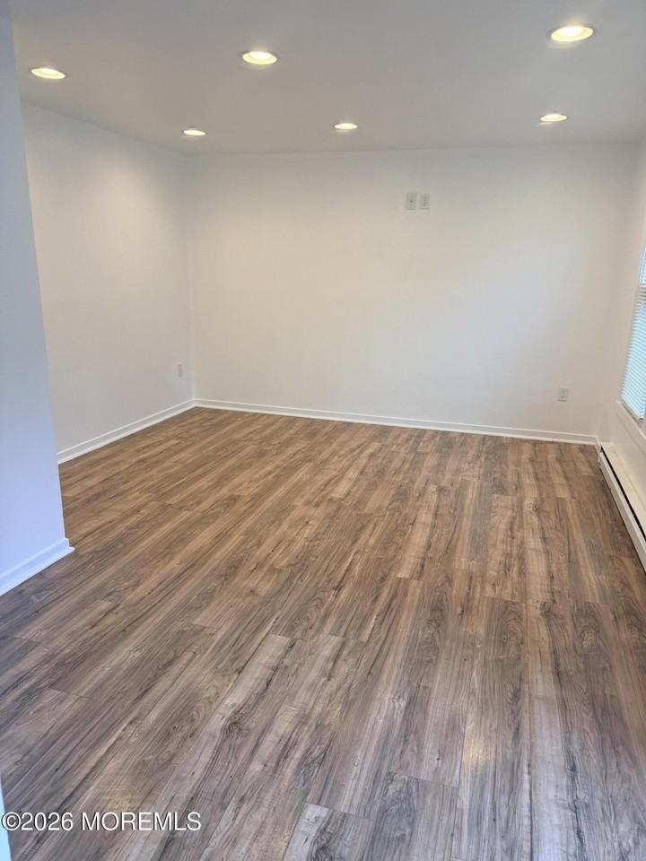 81 N Day St #4 - Photo 4 of 15