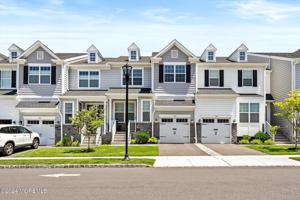featured image of 3327 Poplar Pl