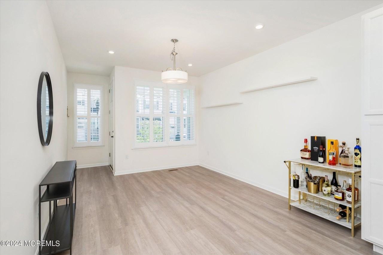 3327 Poplar Pl - Photo 3 of 40