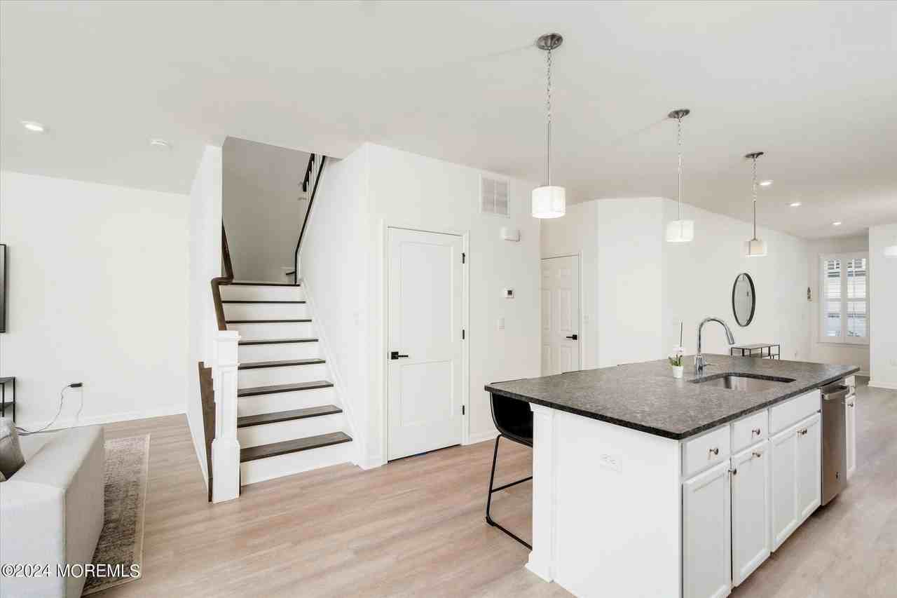 3327 Poplar Pl - Photo 6 of 40