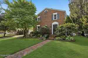 featured image of 606 Bridlemere Ave