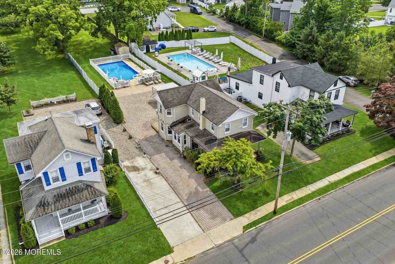 370 W Park Ave - Photo 3 of 31