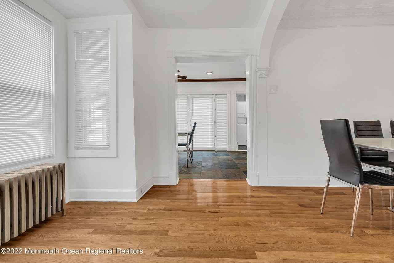 370 W Park Ave - Photo 7 of 31