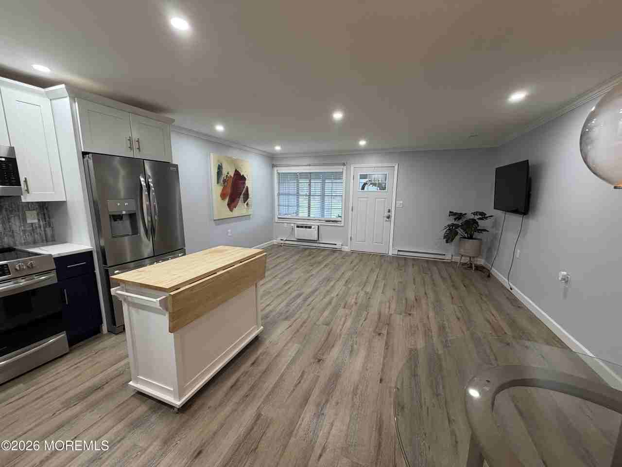 533E Dartmoor Ct - Photo 5 of 27