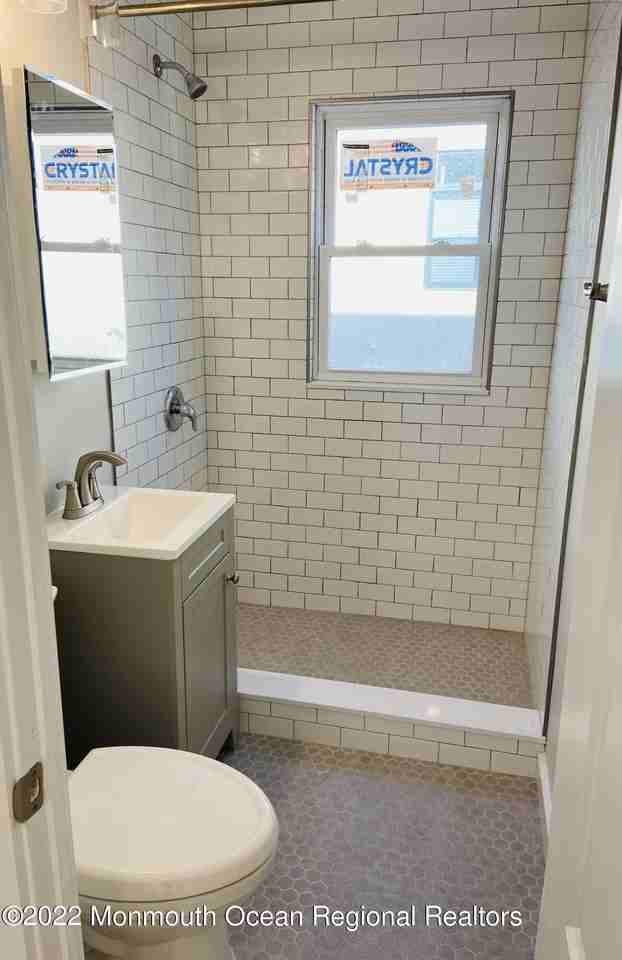 407 8th Ave #1D - Photo 5 of 8