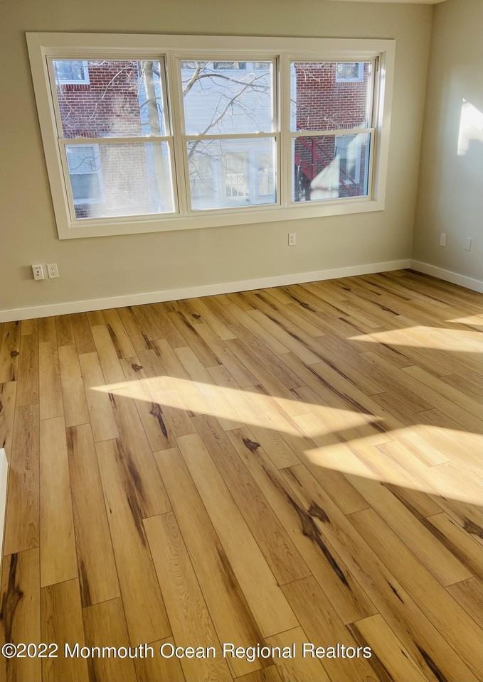 407 8th Ave #1D - Photo 6 of 8