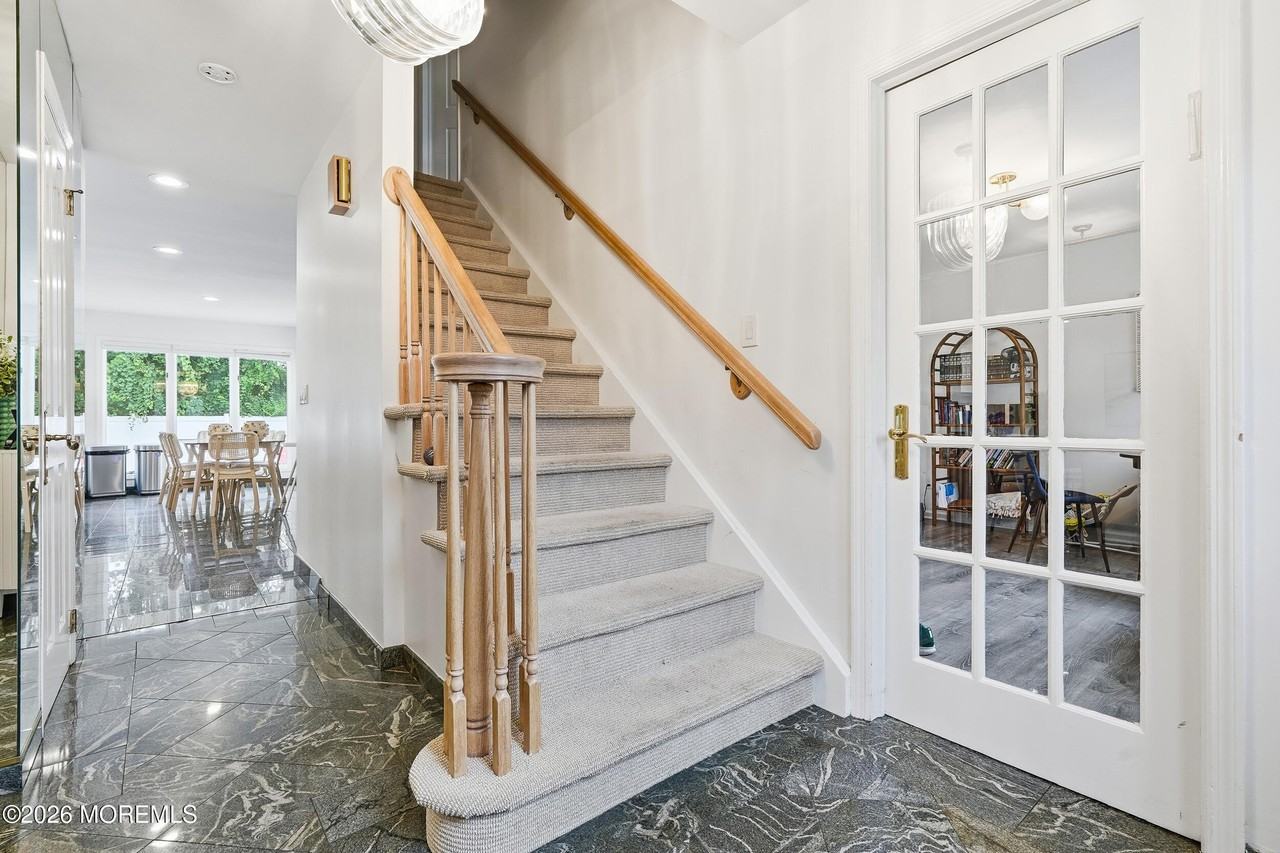 304 Monmouth Rd - Photo 5 of 46