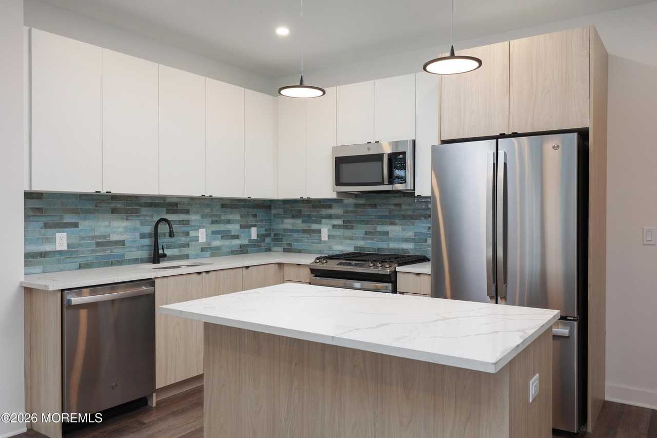 6 W End Ct #203 - Photo 7 of 11