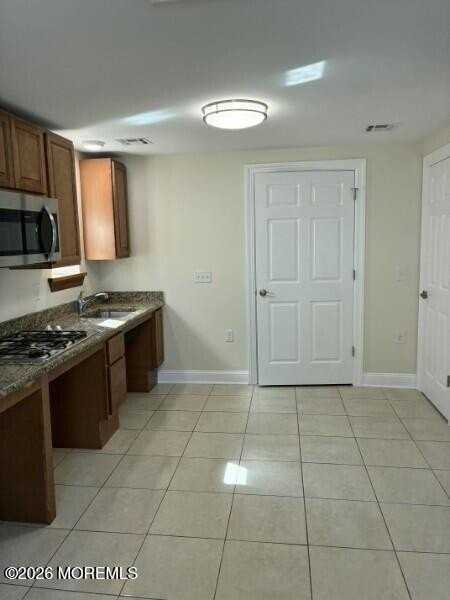 715 Union Ave #10 - Photo 2 of 6