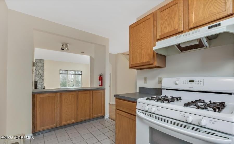 102 Demmy Ave - Photo 3 of 27