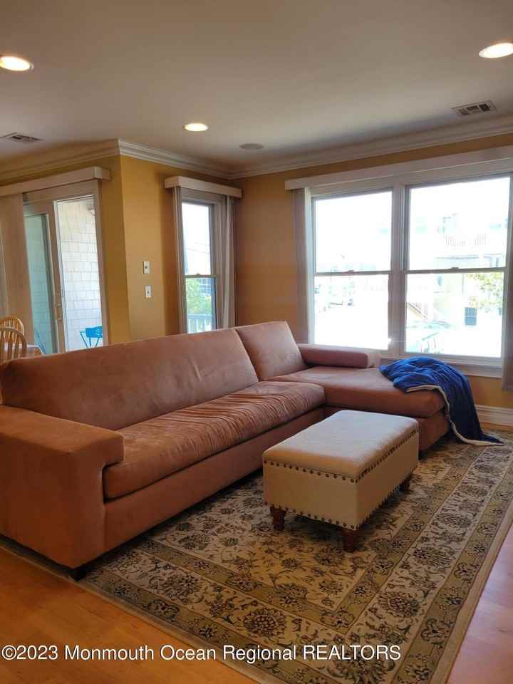 27 Broadway - Photo 2 of 15