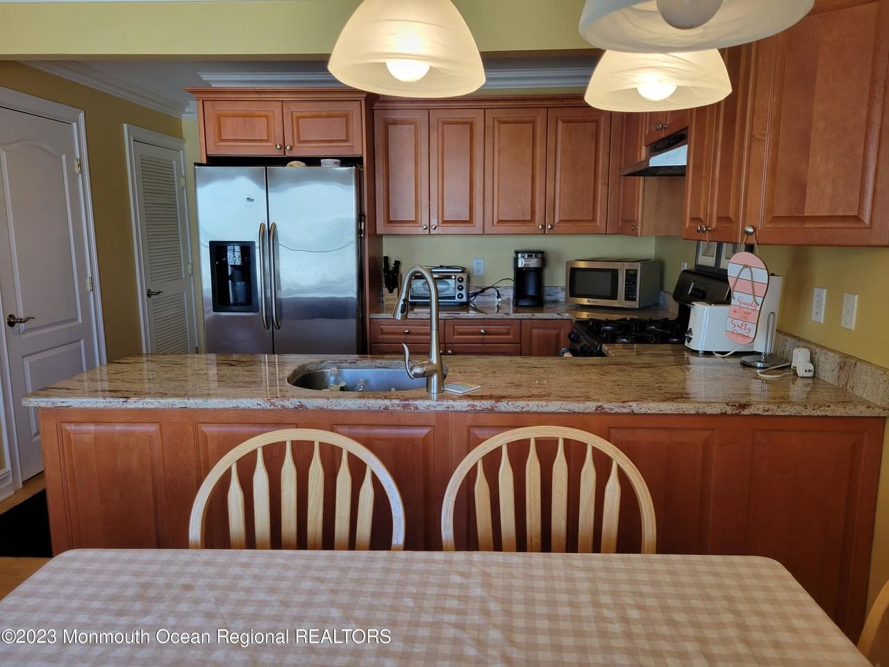 27 Broadway - Photo 4 of 15