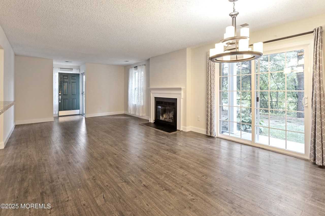 11 Boise Ct - Photo 4 of 30