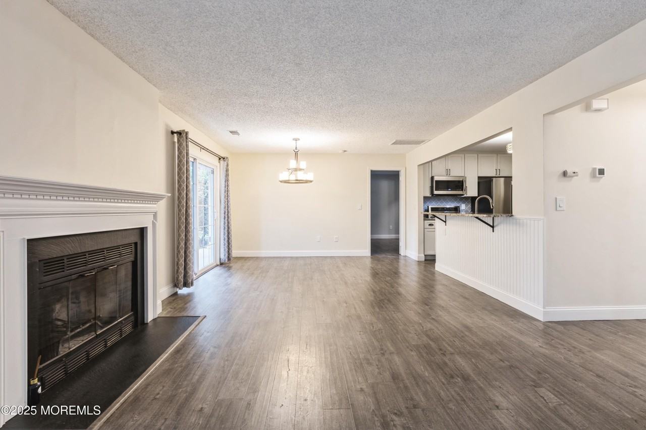 11 Boise Ct - Photo 7 of 30