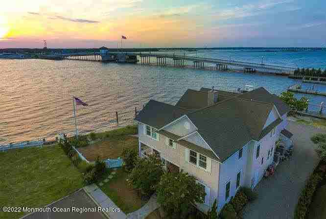 306 Old Bridge St - Photo 5 of 29