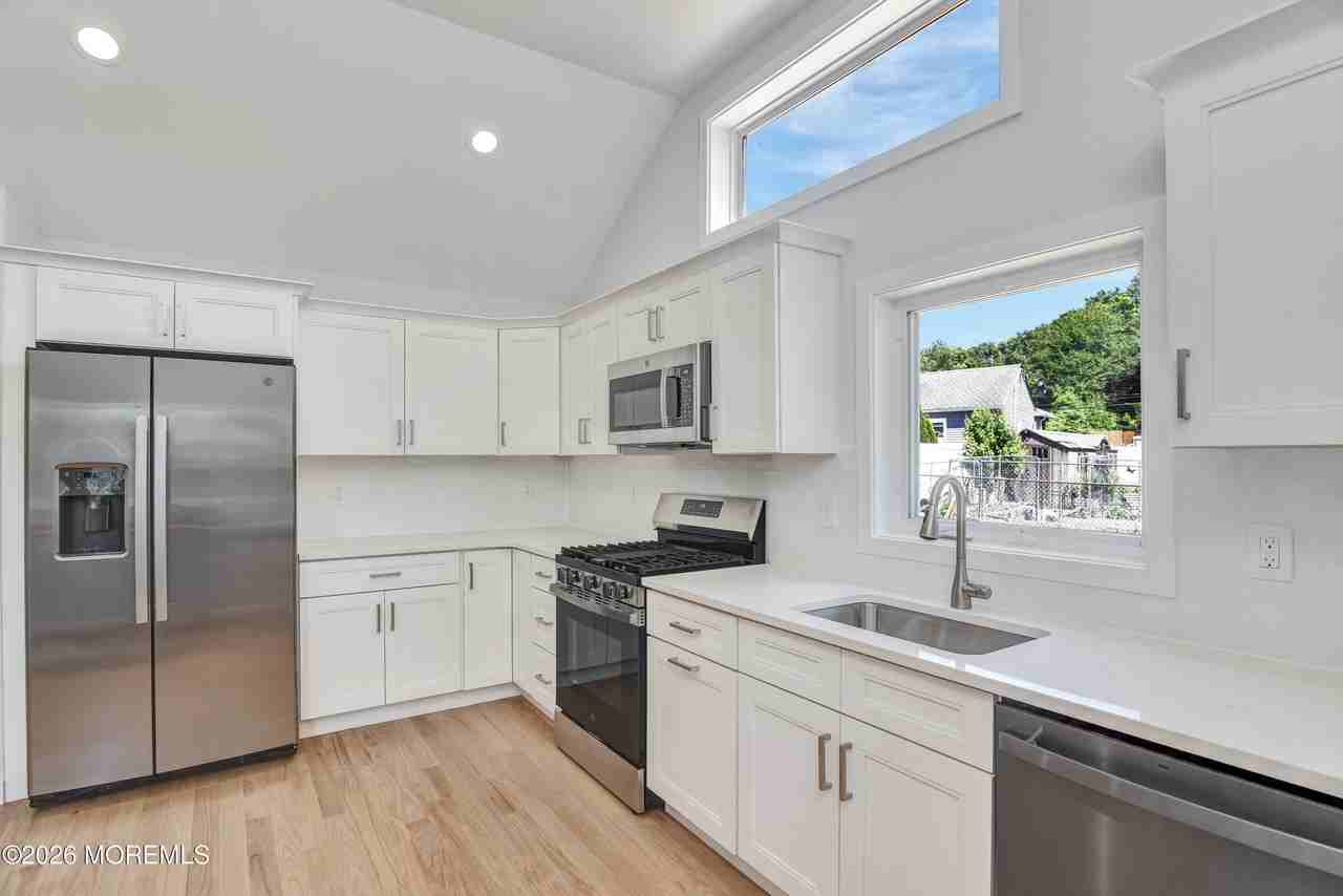 769 Cliffwood Ave - Photo 6 of 27