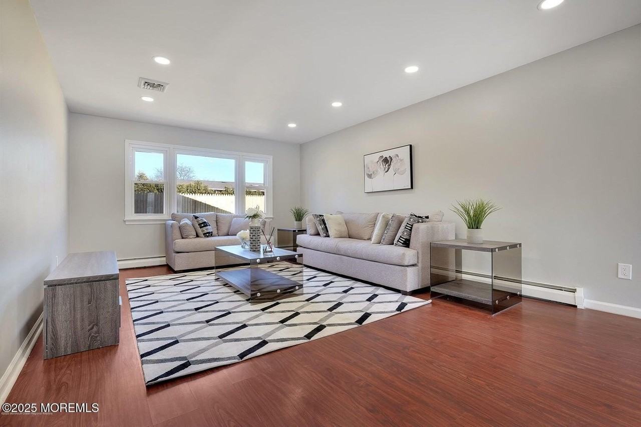 245 Brighton Ave - Photo 5 of 27