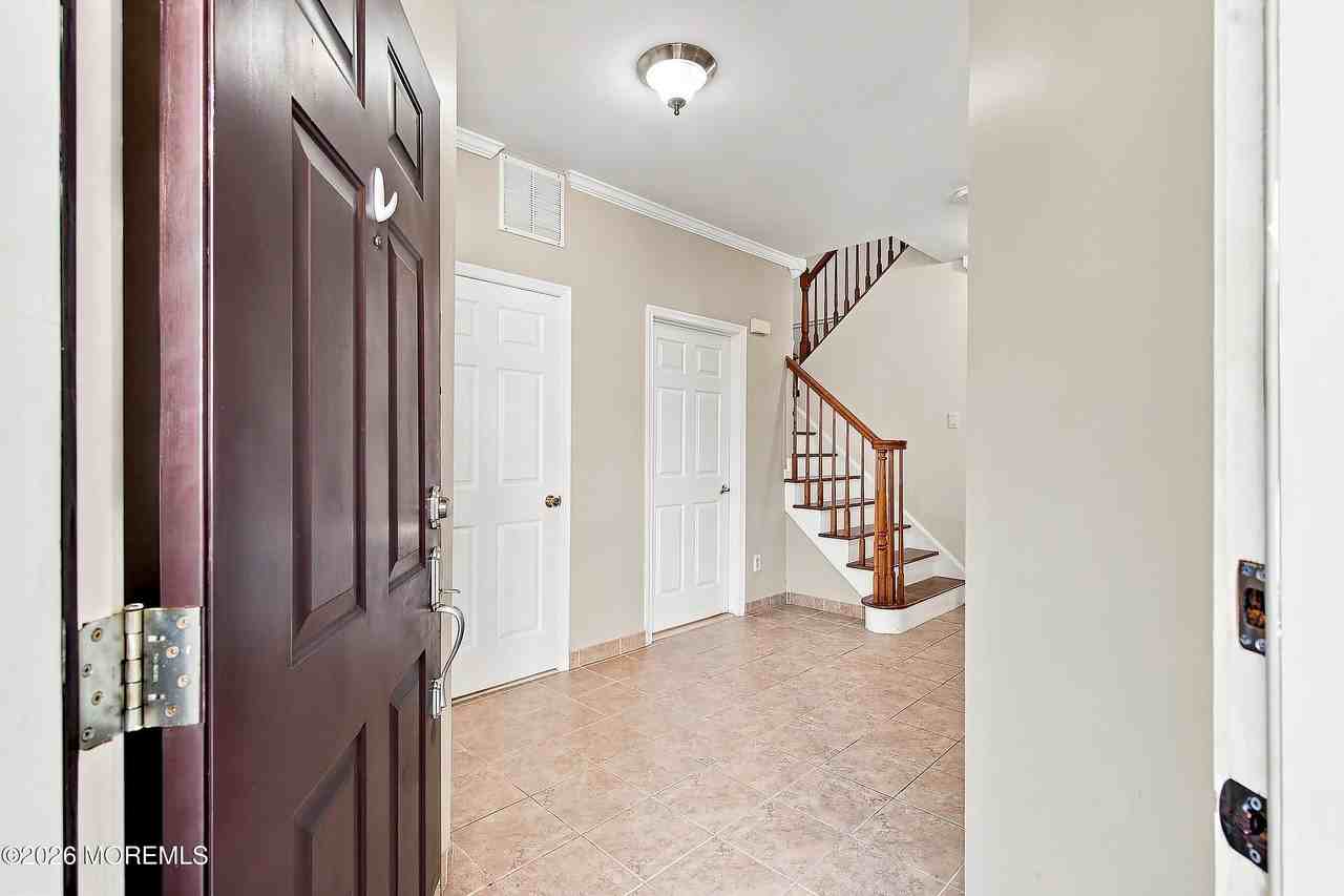 90 Banyan Blvd - Photo 7 of 48