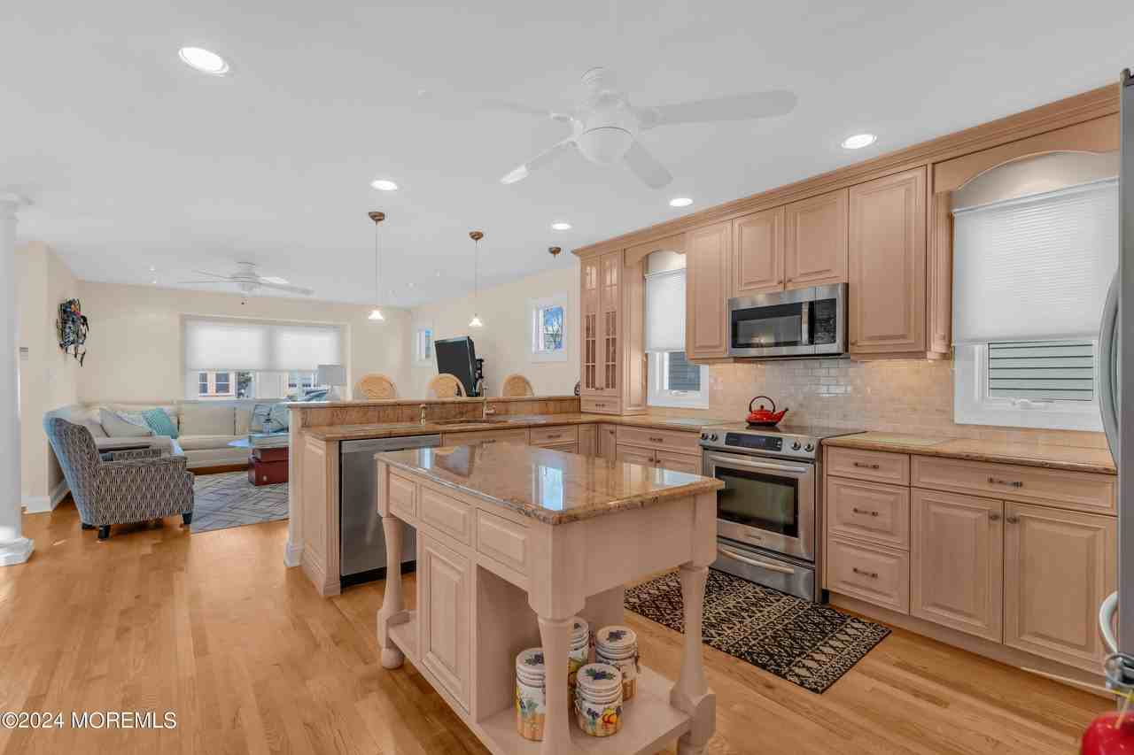 18 Meadow Ave - Photo 6 of 50
