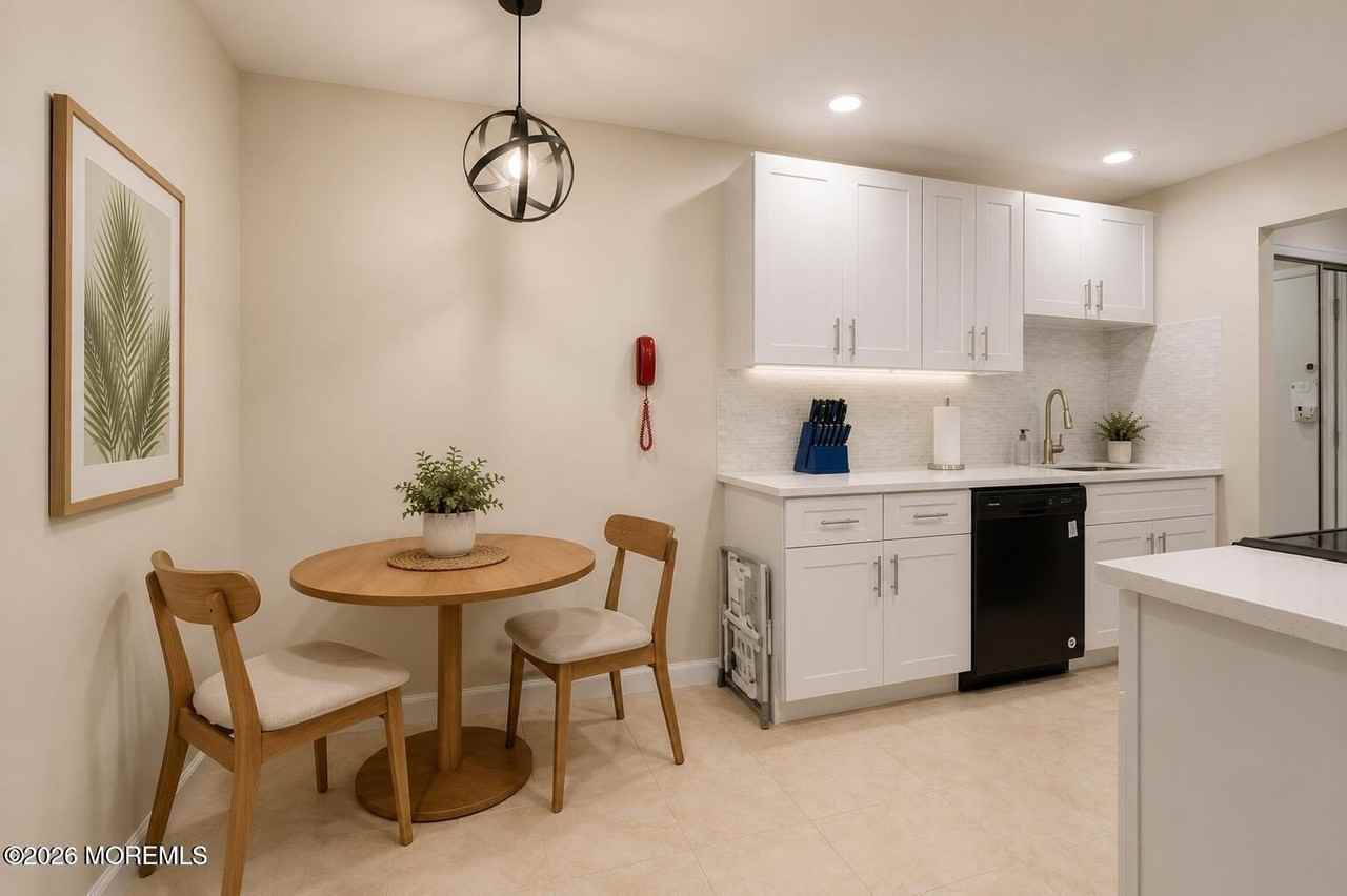 125 Amberly Dr #F - Photo 3 of 22