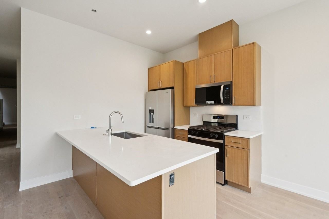 3641 N Wilton Ave #3 - Photo 2 of 12