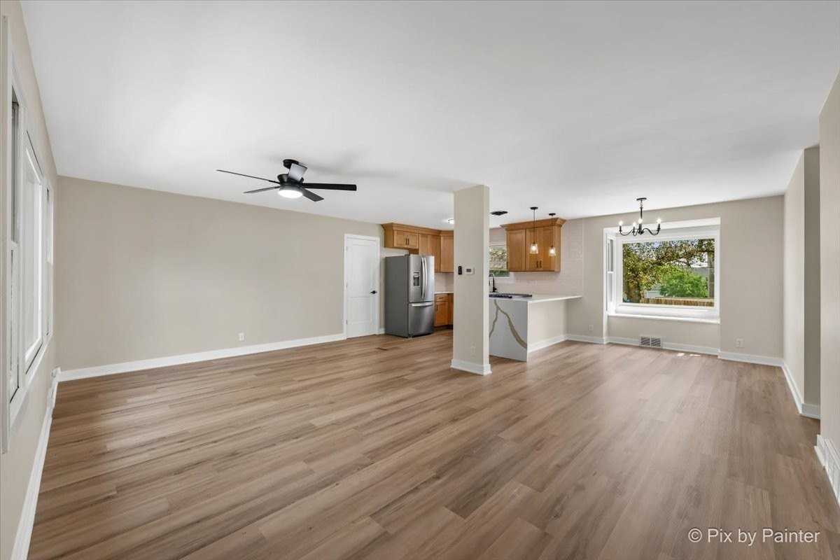 355 Hilltop Dr - Photo 2 of 21