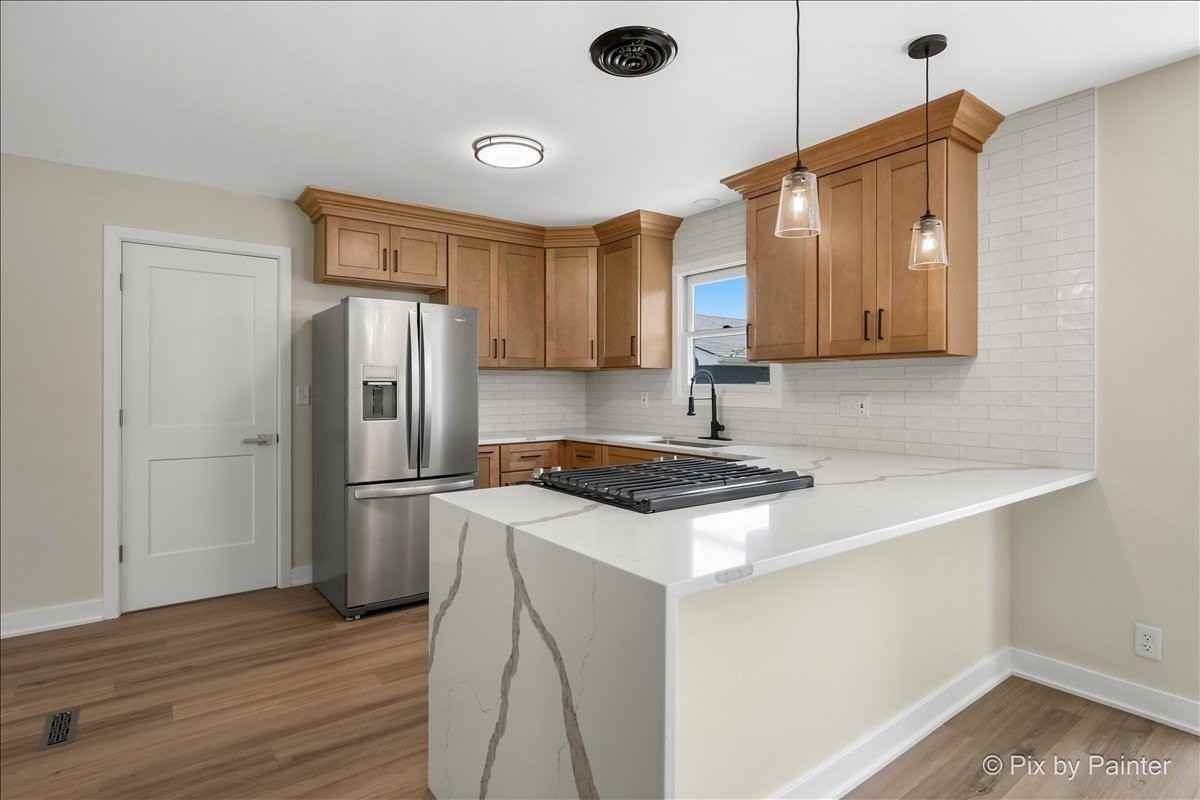355 Hilltop Dr - Photo 6 of 21