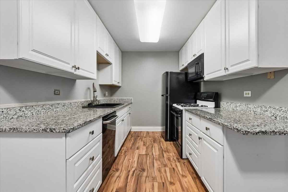 441 Park Ridge Ln #G - Photo 3 of 10
