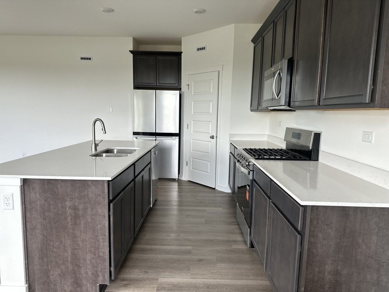 2428 Semillon St - Photo 7 of 27