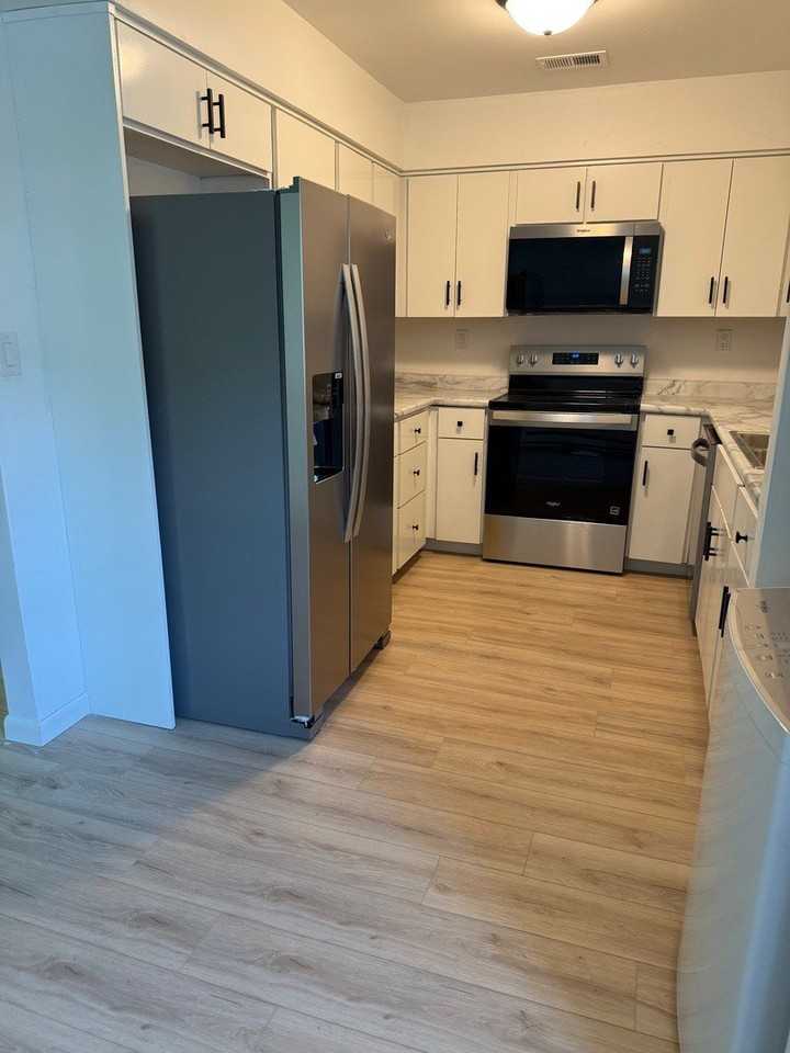 532 West St #3 - Photo 4 of 12
