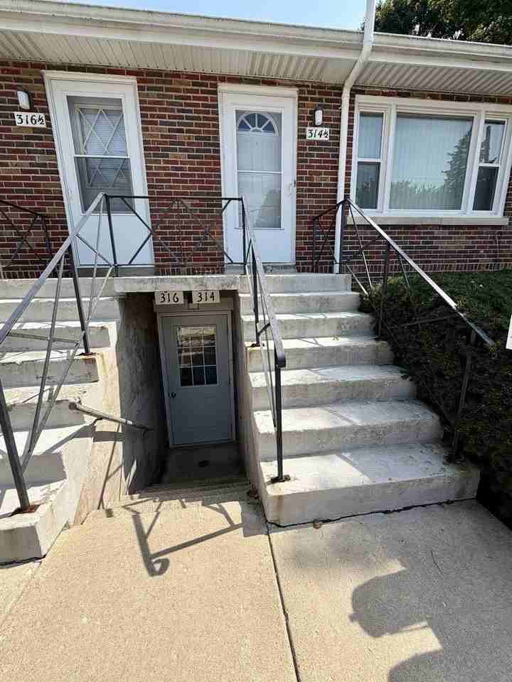 314 N Locust St #314LL - Photo 3 of 11