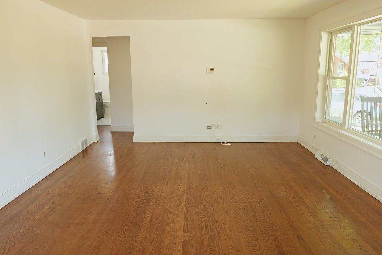 9944 Cook Ave - Photo 4 of 20