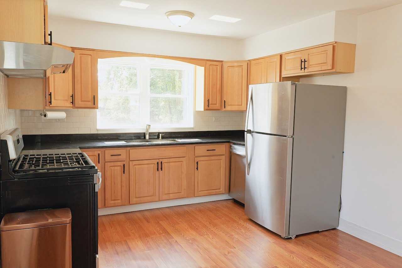 9944 Cook Ave - Photo 5 of 20