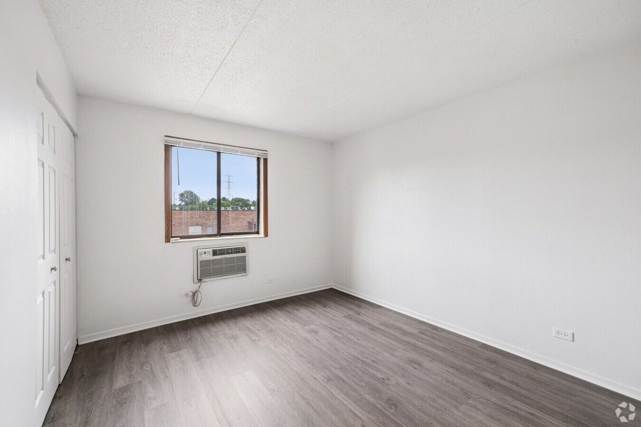 1820 N Delany Rd #112 - Photo 5 of 10